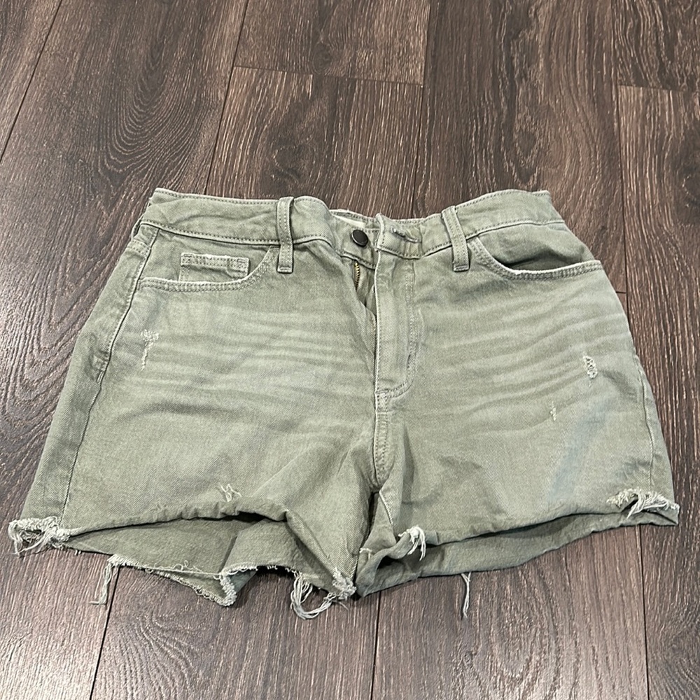 Universal Thread Shorts